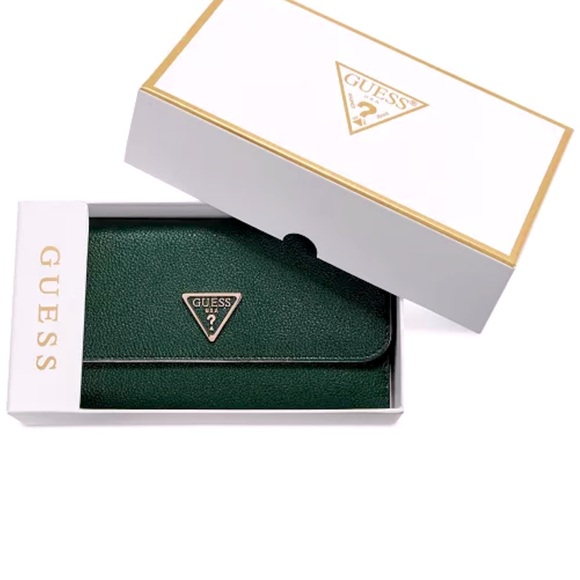 Guess wallet - color Forest green NWT - Picture 1 of 6